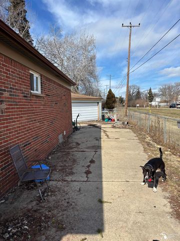 942 Farnham Avenue, Lincoln Park, MI 48146