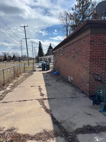 942 Farnham Avenue, Lincoln Park, MI 48146