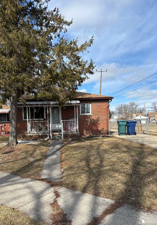 942 Farnham Avenue, Lincoln Park, MI 48146