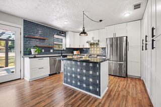 101 W Larkspur Drive, Hillcrest Village, TX 77511