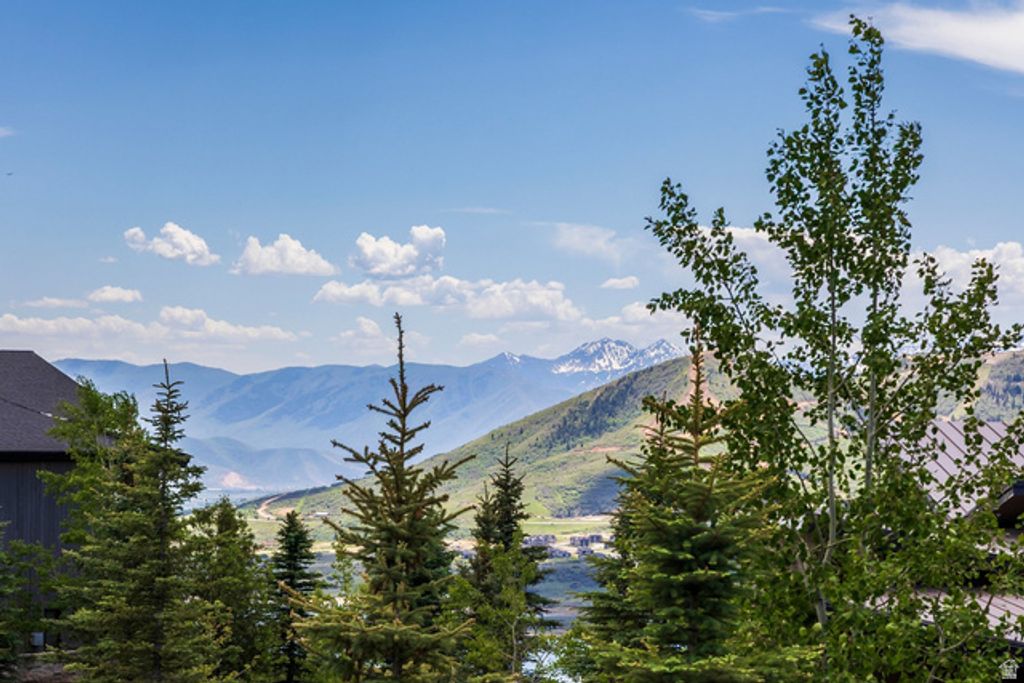 Image 12 of property listing at 140 W VISTA RIDGE RD, Kamas, UT 84036