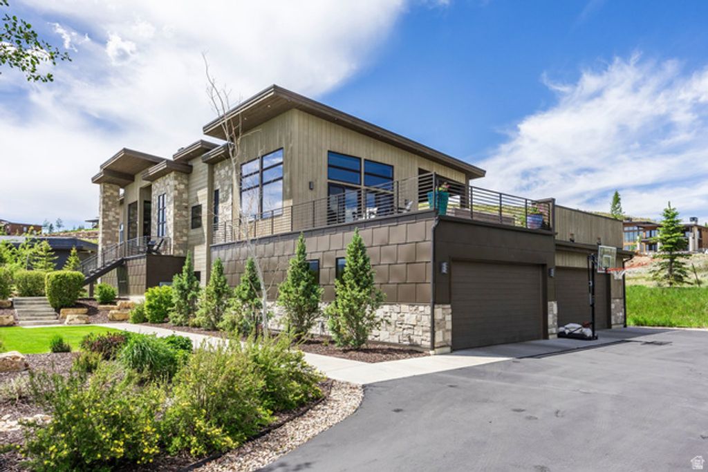 Image 98 of property listing at 140 W VISTA RIDGE RD, Kamas, UT 84036