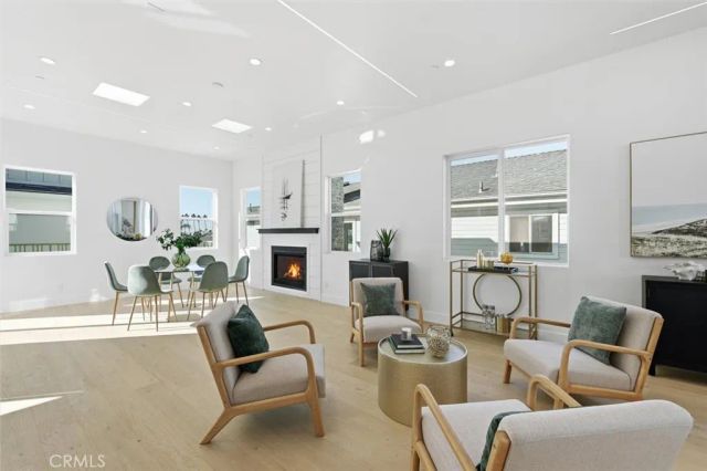 617 N Irena Avenue B, Redondo Beach, CA 90277