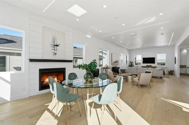 617 N Irena Avenue B, Redondo Beach, CA 90277