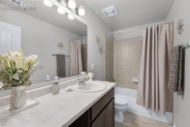 9033 Yellowtail Way, Colorado Springs, CO 80908