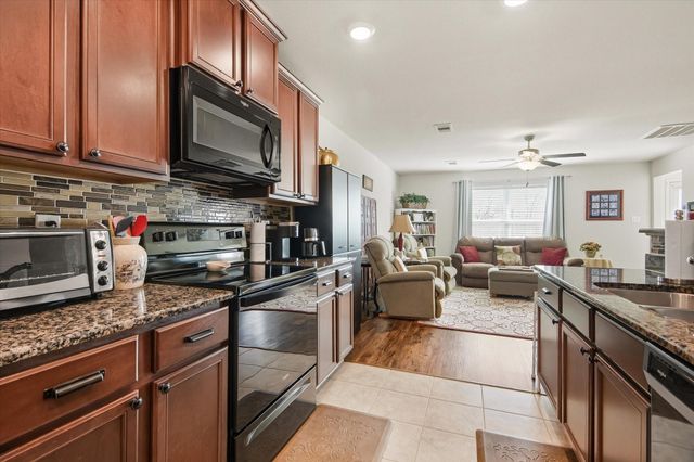 1306 Paradise Found Drive, Rosharon, TX 77583