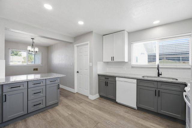 1718 Robert St, Lodi, CA 95242