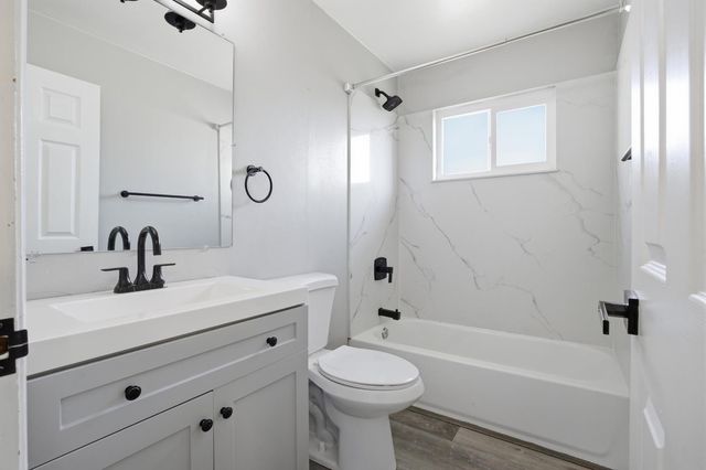 1718 Robert St, Lodi, CA 95242