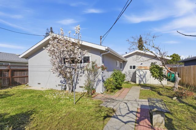 1718 Robert St, Lodi, CA 95242