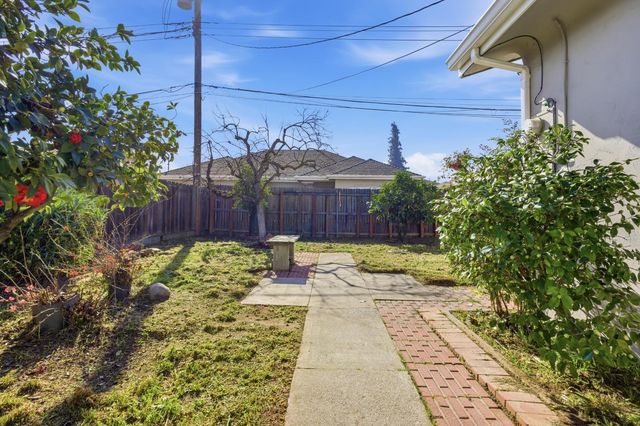 1718 Robert St, Lodi, CA 95242