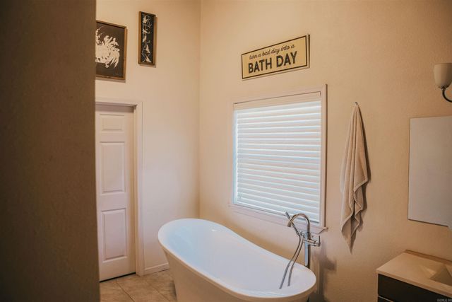 101 Henderson Road, Mountain View, AR 72560