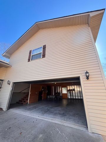 101 Henderson Road, Mountain View, AR 72560