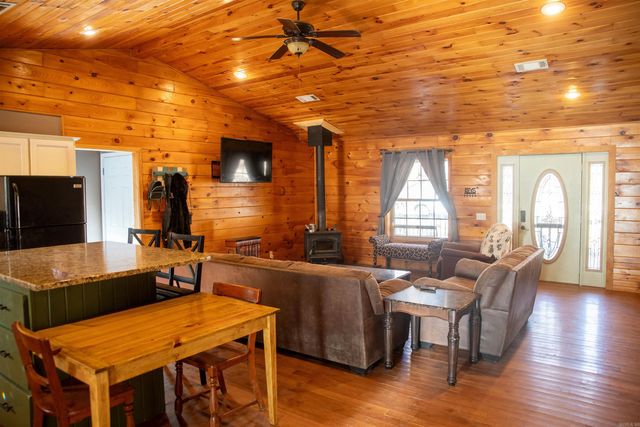 101 Henderson Road, Mountain View, AR 72560