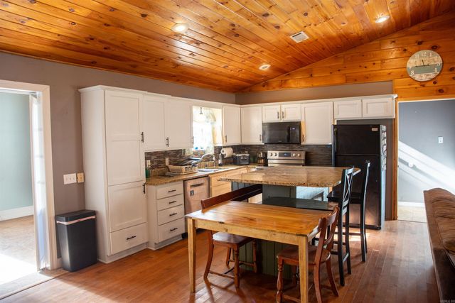 101 Henderson Road, Mountain View, AR 72560