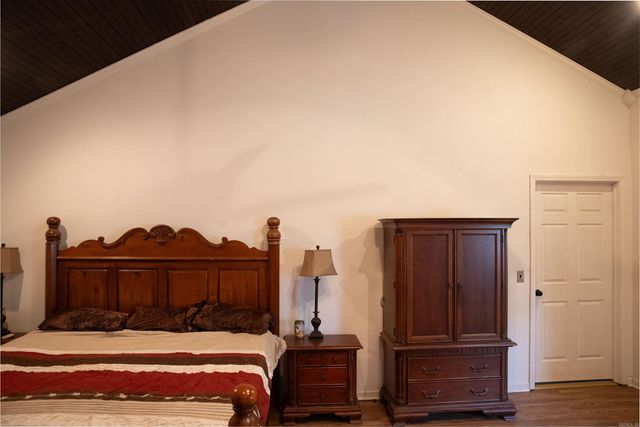 101 Henderson Road, Mountain View, AR 72560