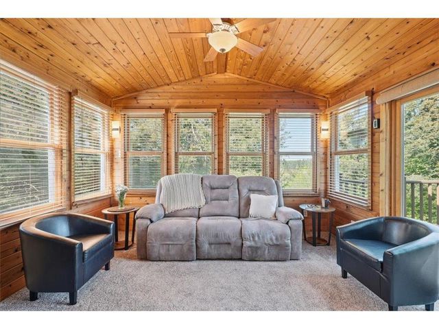 1087 Tanney Lane, Hudson, WI 54016