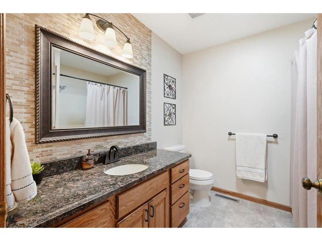 1087 Tanney Lane, Hudson, WI 54016