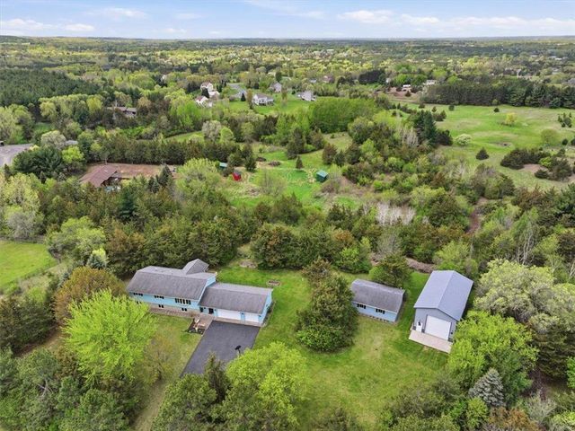 1087 Tanney Lane, Hudson, WI 54016