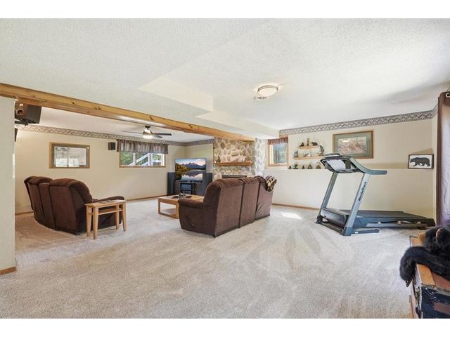 1087 Tanney Lane, Hudson, WI 54016