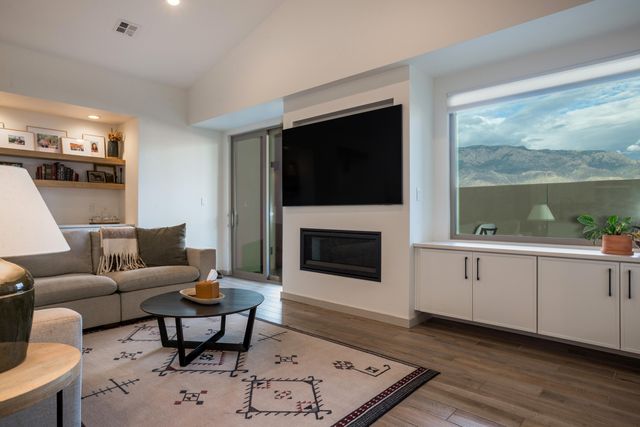 8705 Signal Avenue NE, Albuquerque, NM 87122