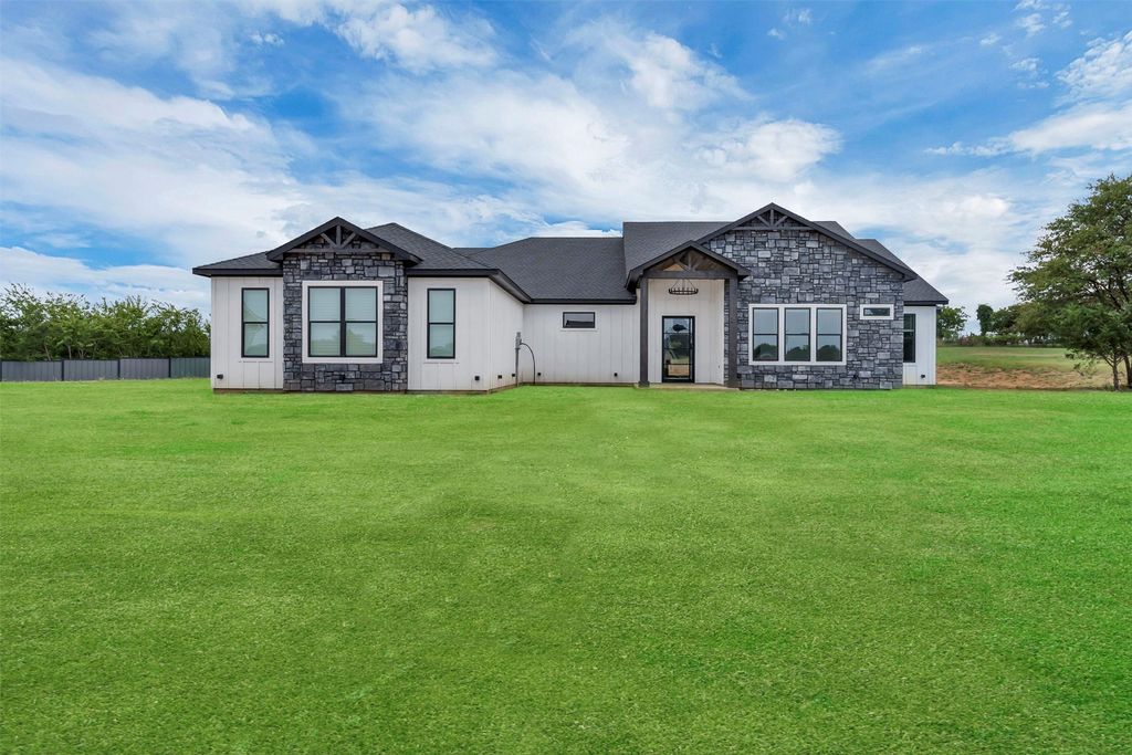 12844 Covey Creek Drive, Burleson, TX 76028