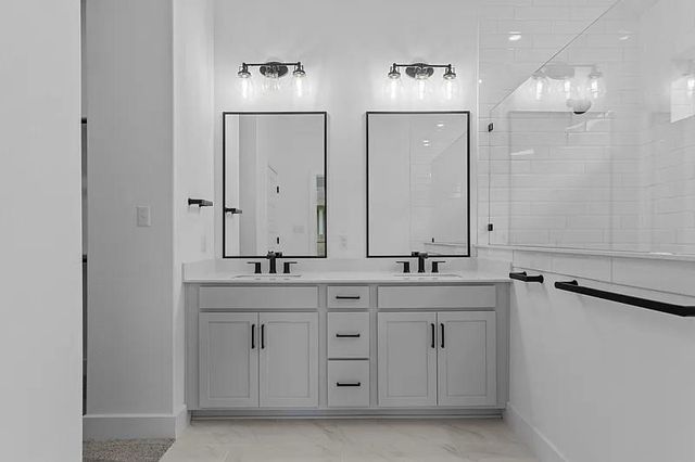 217 Flowering Senna DR, Buda, TX 78610