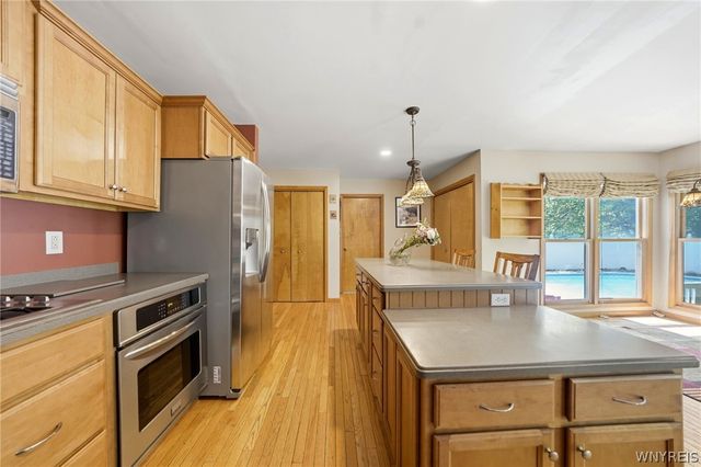 202 Enchanted Forest South, Lancaster, NY 14043