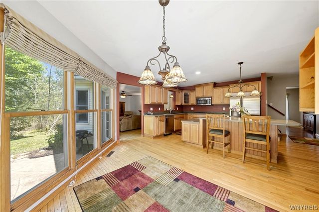 202 Enchanted Forest South, Lancaster, NY 14043