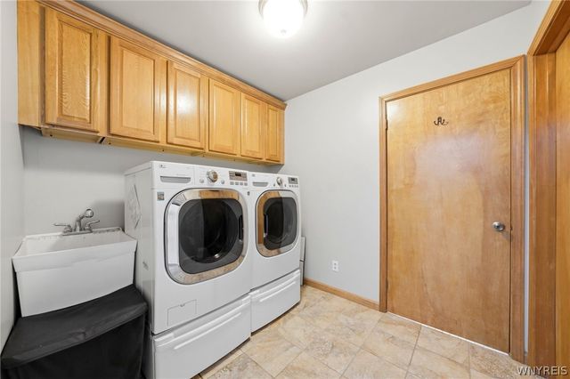 202 Enchanted Forest South, Lancaster, NY 14043