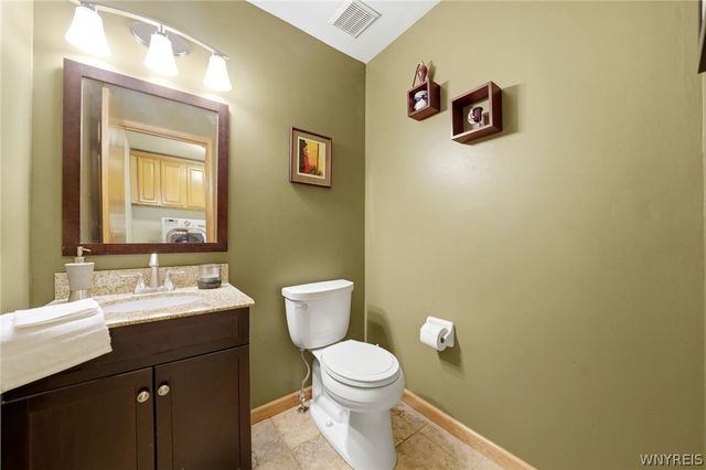 202 Enchanted Forest South, Lancaster, NY 14043