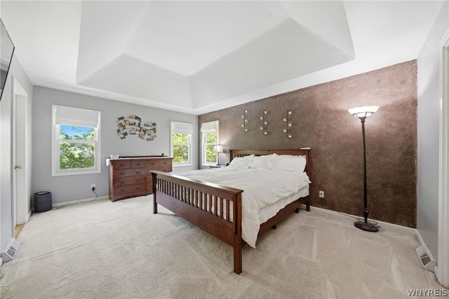 202 Enchanted Forest South, Lancaster, NY 14043