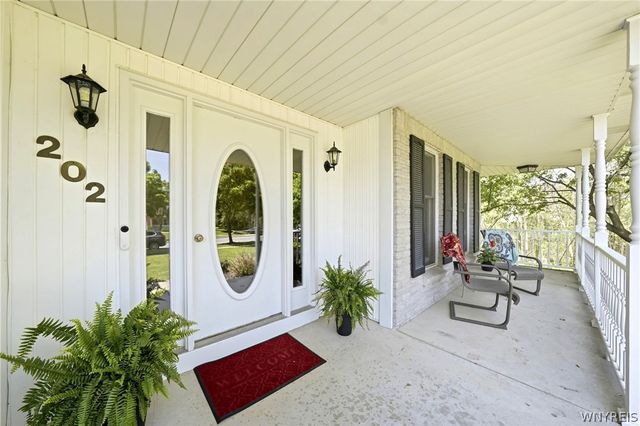 202 Enchanted Forest South, Lancaster, NY 14043