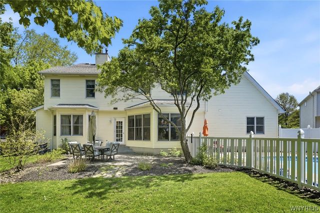 202 Enchanted Forest South, Lancaster, NY 14043