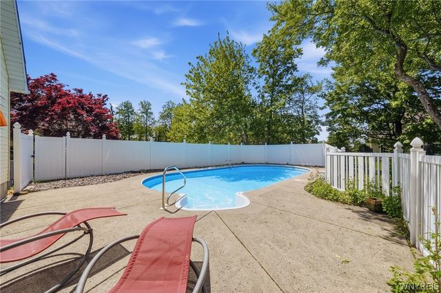 202 Enchanted Forest South, Lancaster, NY 14043