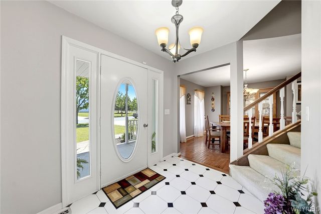202 Enchanted Forest South, Lancaster, NY 14043