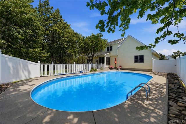 202 Enchanted Forest South, Lancaster, NY 14043