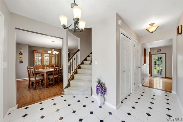 202 Enchanted Forest South, Lancaster, NY 14043