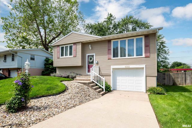 6203 N RANDWICK Road, Peoria, IL 61615
