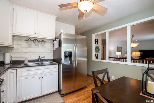 6203 N RANDWICK Road, Peoria, IL 61615