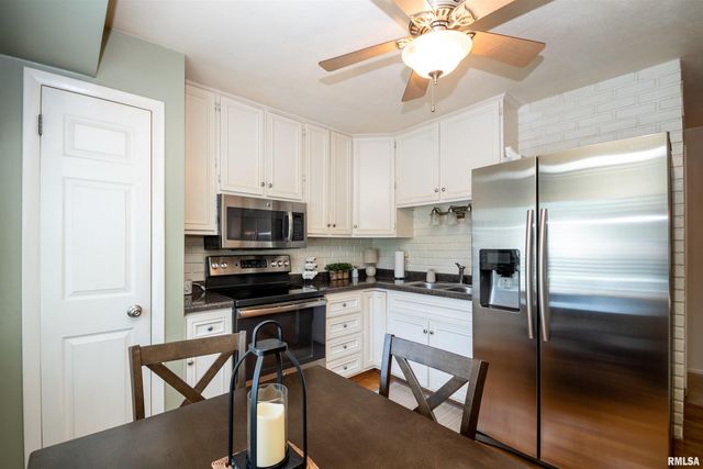 6203 N RANDWICK Road, Peoria, IL 61615