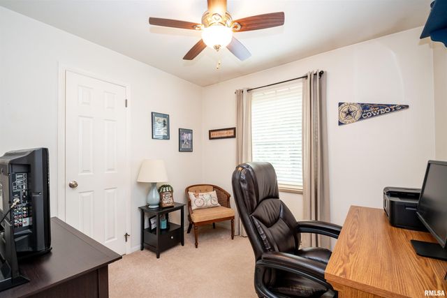 6203 N RANDWICK Road, Peoria, IL 61615