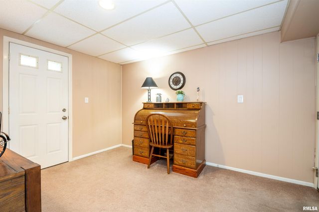 6203 N RANDWICK Road, Peoria, IL 61615