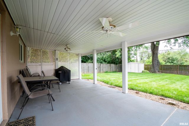 6203 N RANDWICK Road, Peoria, IL 61615