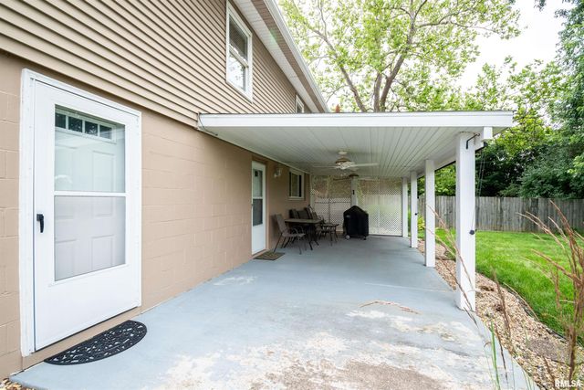 6203 N RANDWICK Road, Peoria, IL 61615