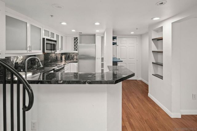 2400 5Th 438, San Diego, CA 92101