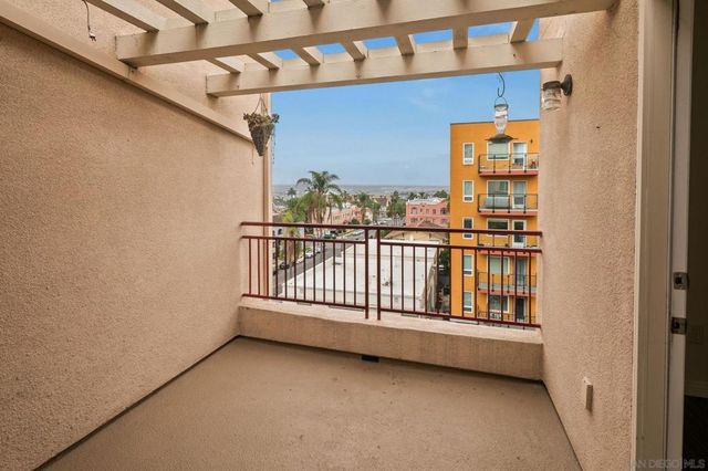 2400 5Th 438, San Diego, CA 92101
