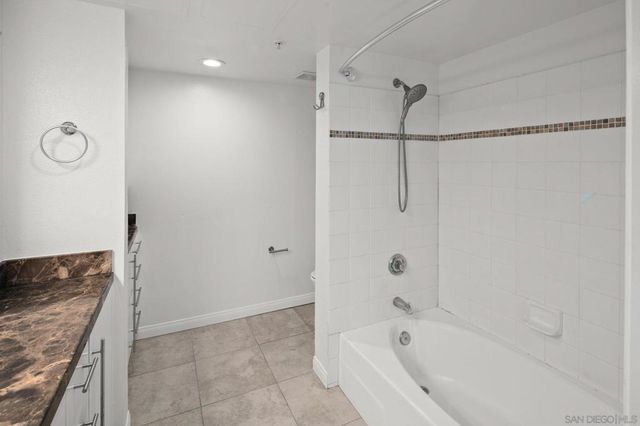 2400 5Th 438, San Diego, CA 92101