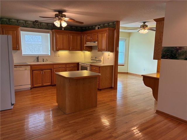 7211 S Arnett Road, Grain Valley, MO 64029
