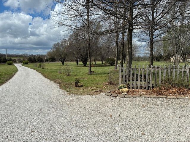 7211 S Arnett Road, Grain Valley, MO 64029