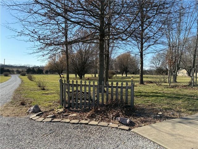 7211 S Arnett Road, Grain Valley, MO 64029